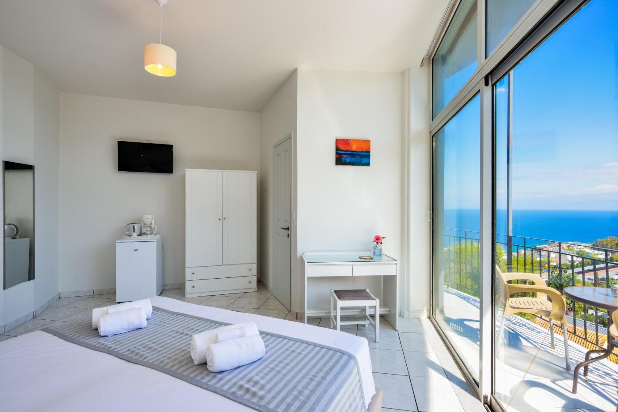 Loucerna Suites Chania La Canée Extérieur photo